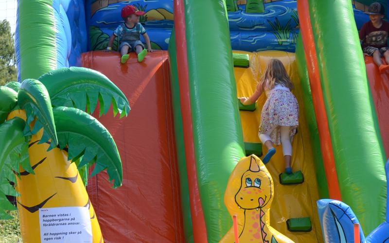 Dino Slide